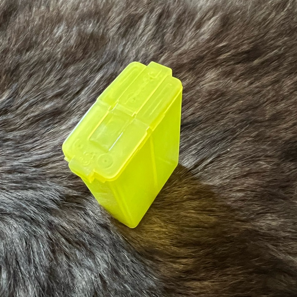 Vintage Tupperware Travel Divided Salt & Pepper Shaker – Neon Yellow – #1861